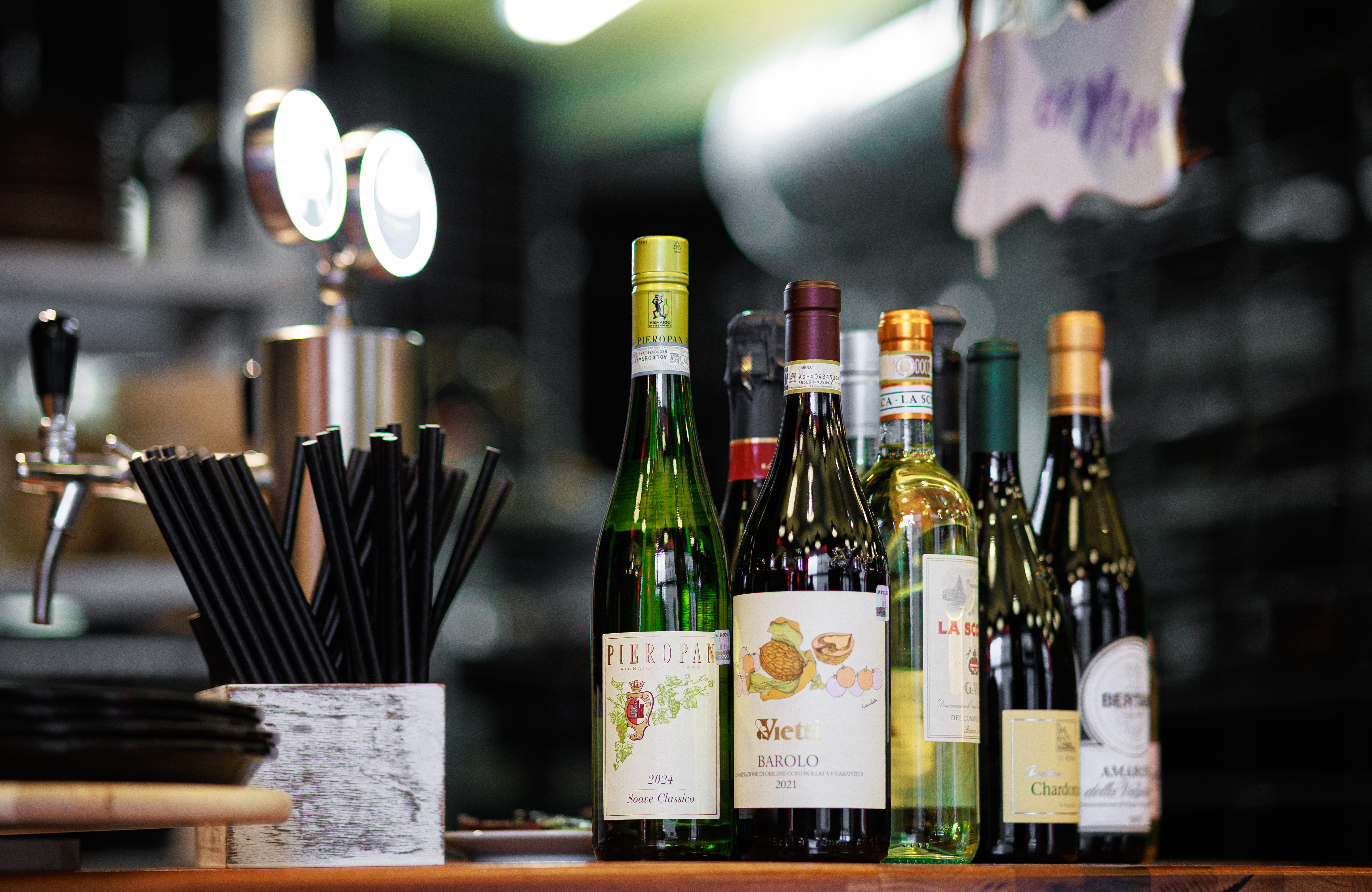 L'ARTISTA Italian Restaurant Interior